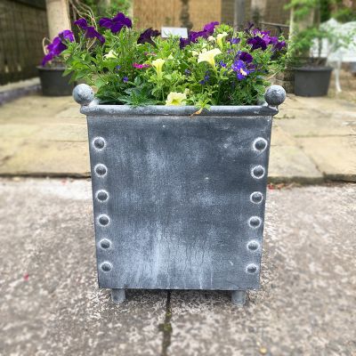 The small Gosford heavy duty square planter 