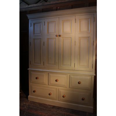Country Kitchen Larder / Linen Press