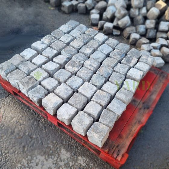 Dry Granite cobble stones